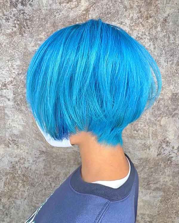25 Unique layered chin-length bob | Magazine Haircuts for Women Over