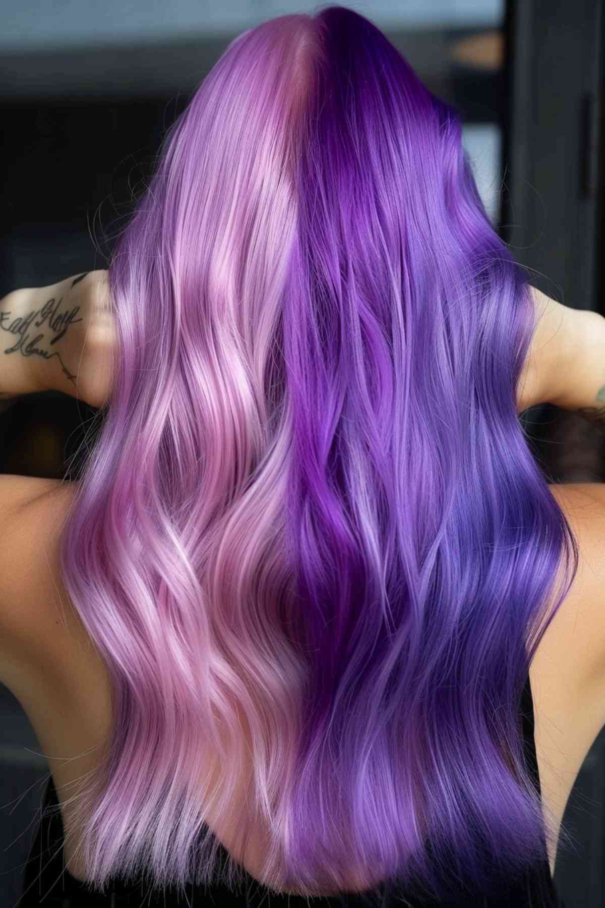 Wavy, mid-length hair with a purple to lilac gradient, embodying the dynamic essence of Gemini.